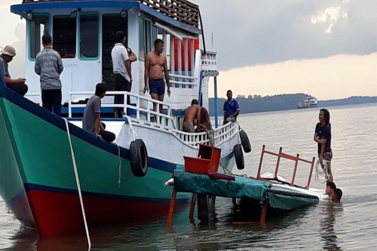 Kapal wisata ditumpangi wisman asal Colombia tengelam di Kumai