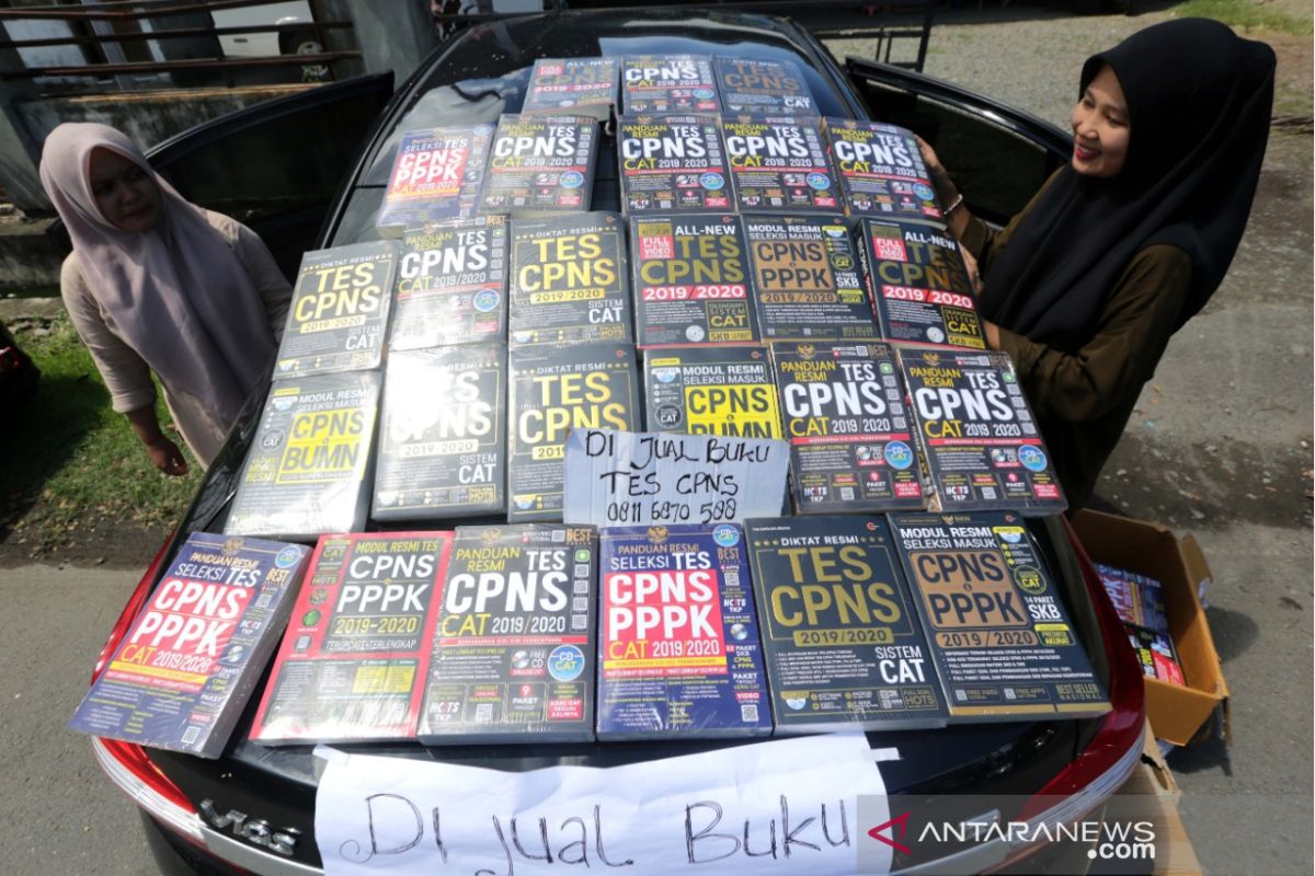 Pedagang Buku Tes CPNS