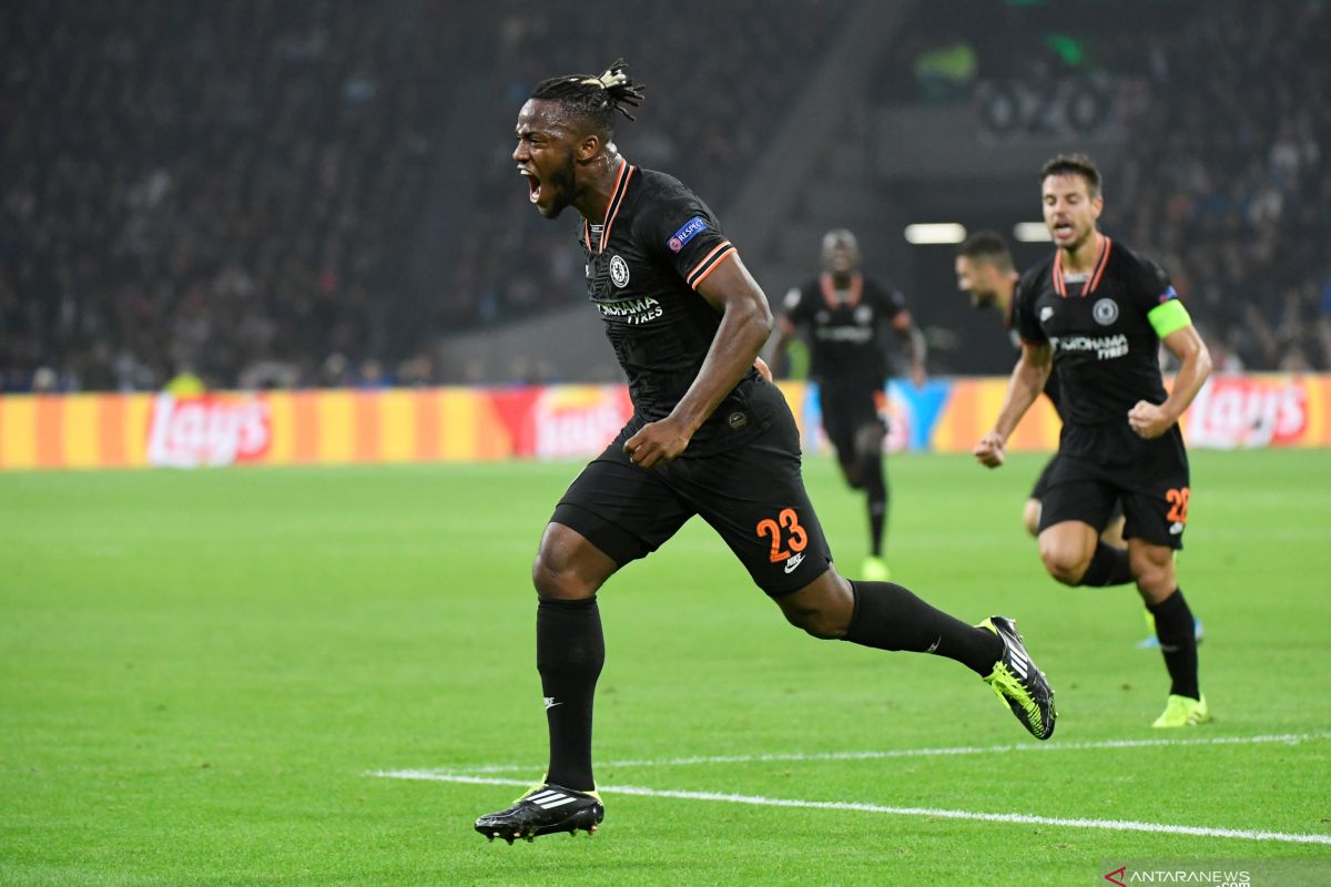 Batshuayi bertekad rebut posisi starter di Chelsea