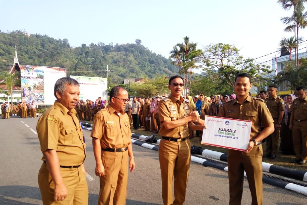 Tenaga kontrak Pesisir Selatan Juara II lomba di Kementerian Pendidikan dan Kebudayaan