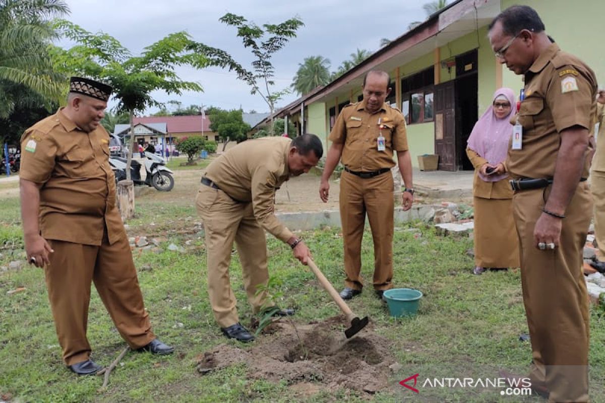 Pemerintah Aceh Timur tanam 10.000 pohon berbuah