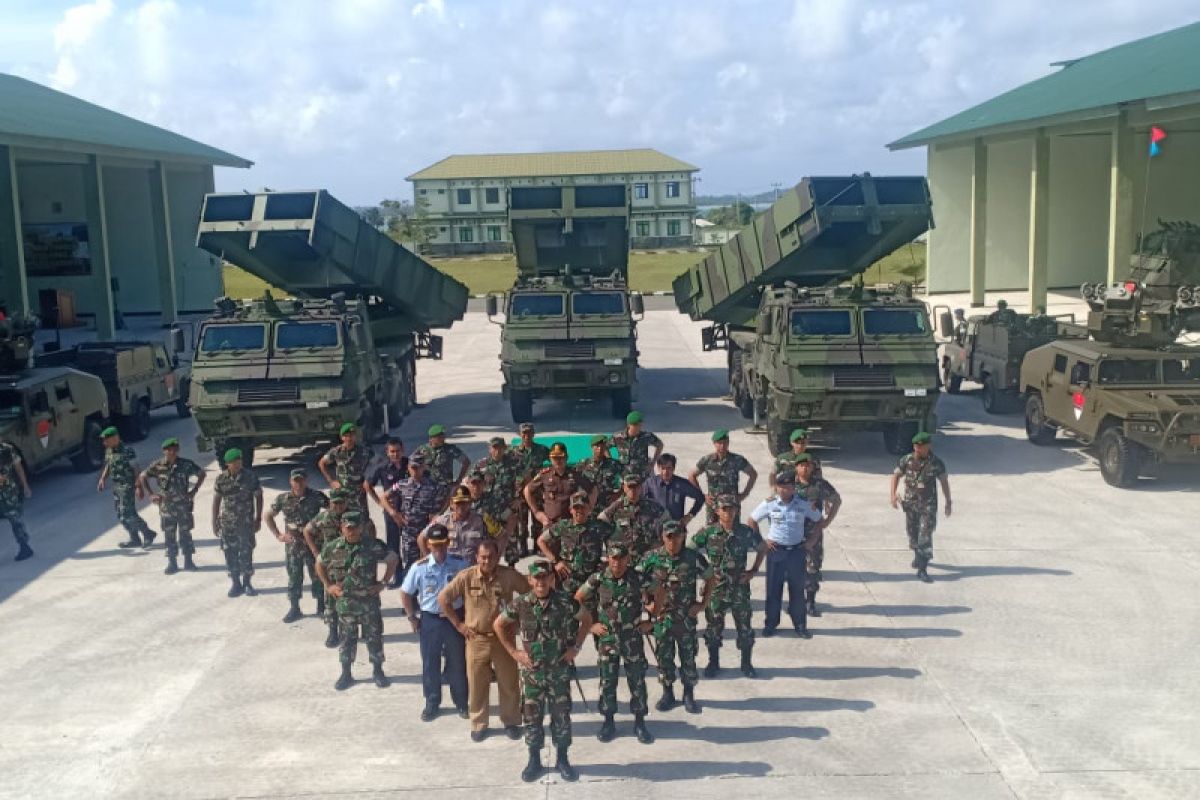 Pangdam Bukit Barisan tinjau  Roket Astros di Teluk Beton Natuna