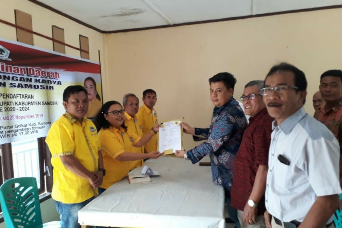 Bupati Samosir dan lima balon lainnya ambil formulir di Golkar