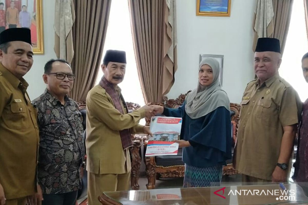 Akhirnya, KPU-Pemkab Solok Selatan tandatangani NPHD Rp16 miliar