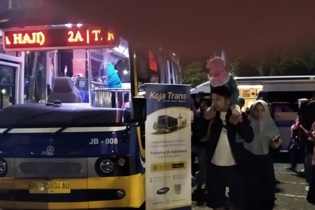 Kapsul bus Koja Trans hadir menyapa warga di Tugu Keris