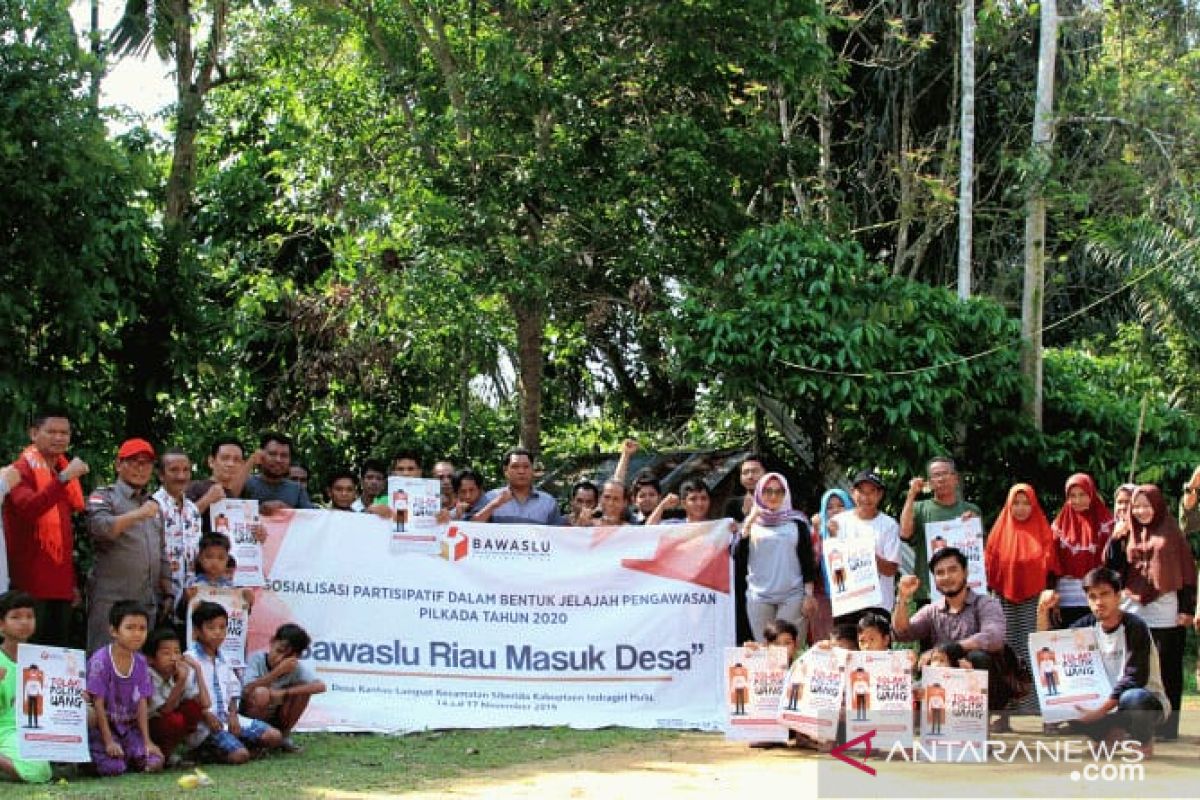 Bawaslu Riau road show Pilkada 2020 ke empat desa terpencil