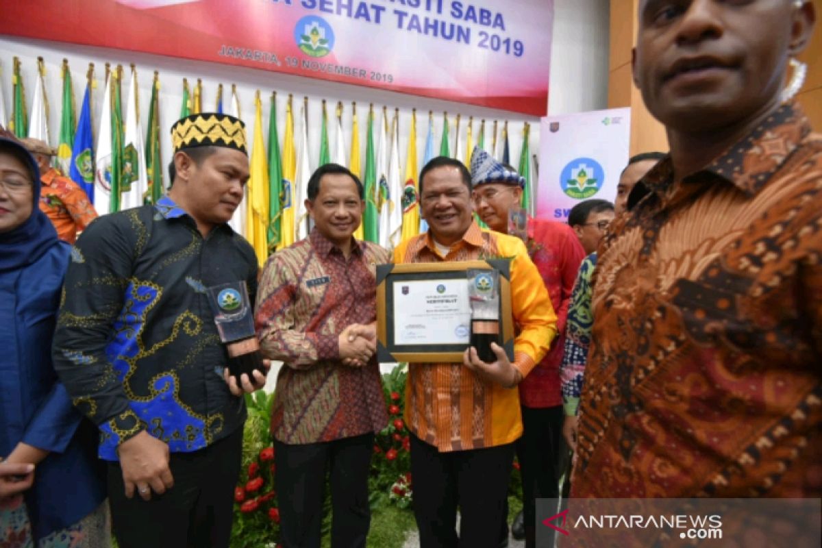 Padangsidimpuan terima penghargaan dari Mendagri dan Menkes