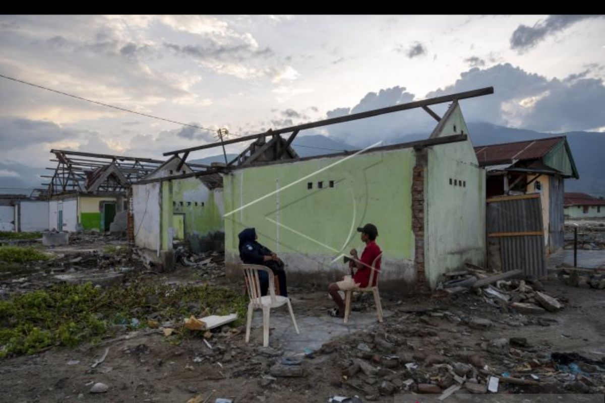 Pemerintah alokasikan dana bagi TNI bantu perbaikan rumah rusak Palu