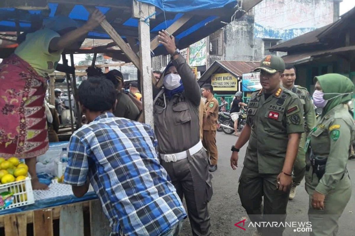 Razia PKL di Padangsidimpuan berjalan aman dan damai