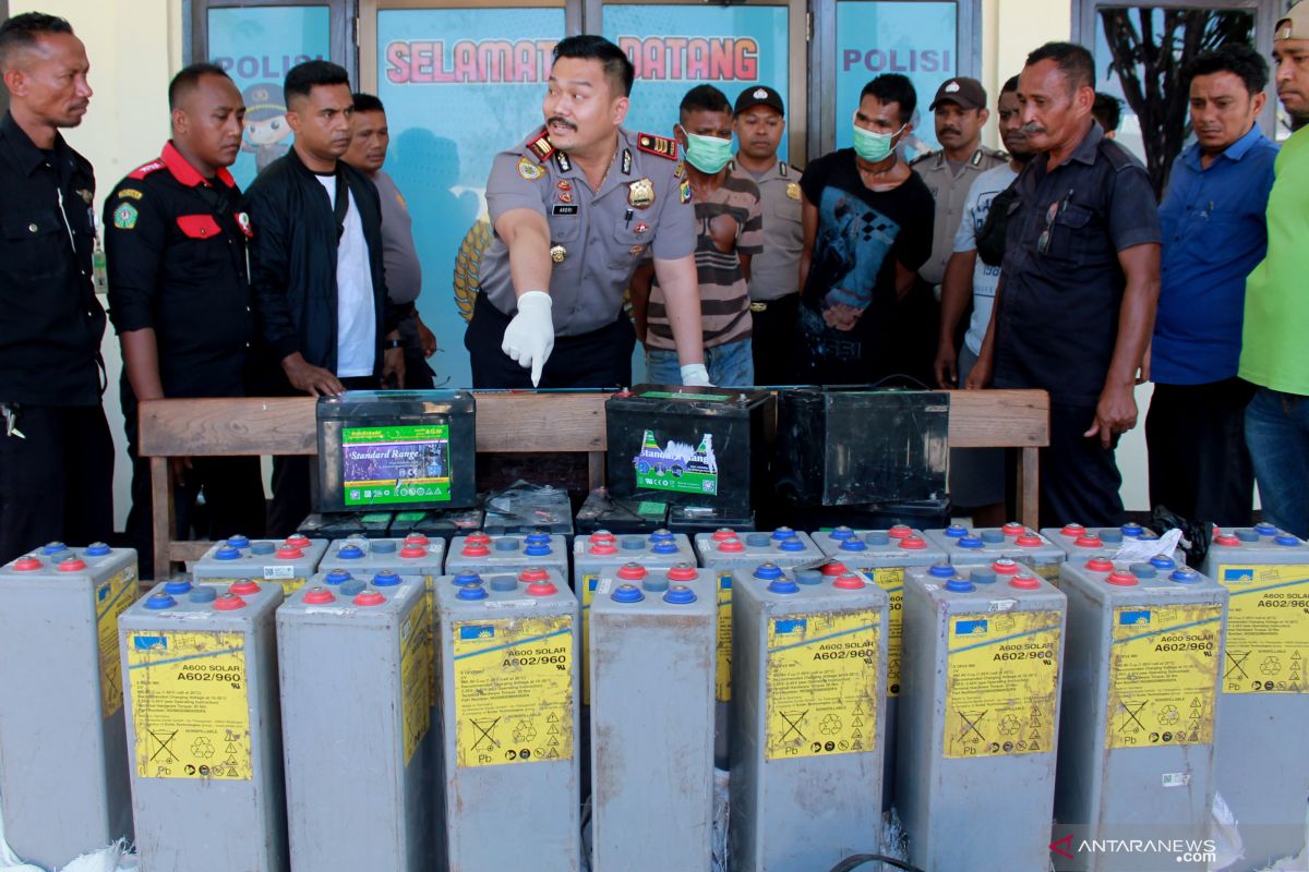 Tersangka pelaku pencurian aki lampu jalan ditangkap polisi