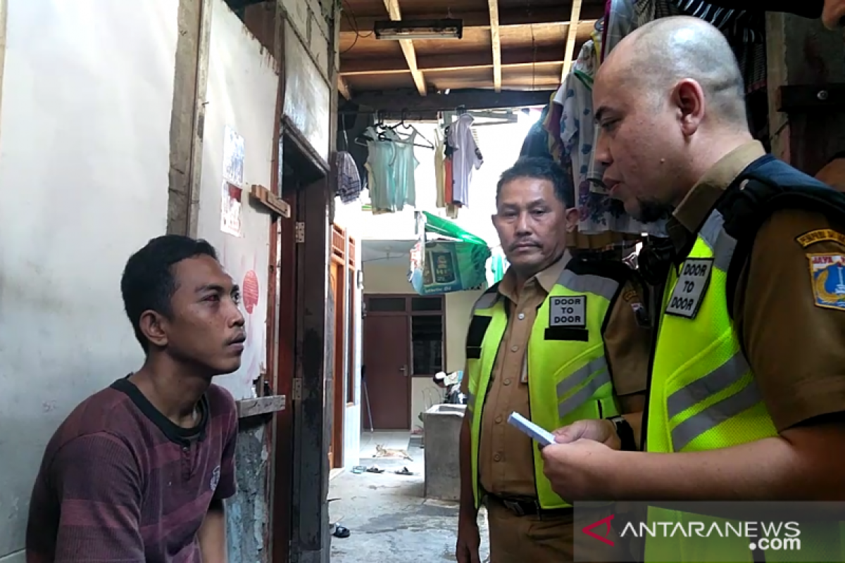 Penunggak pajak mobil mewah ditemukan di gang sempit Jakarta Barat