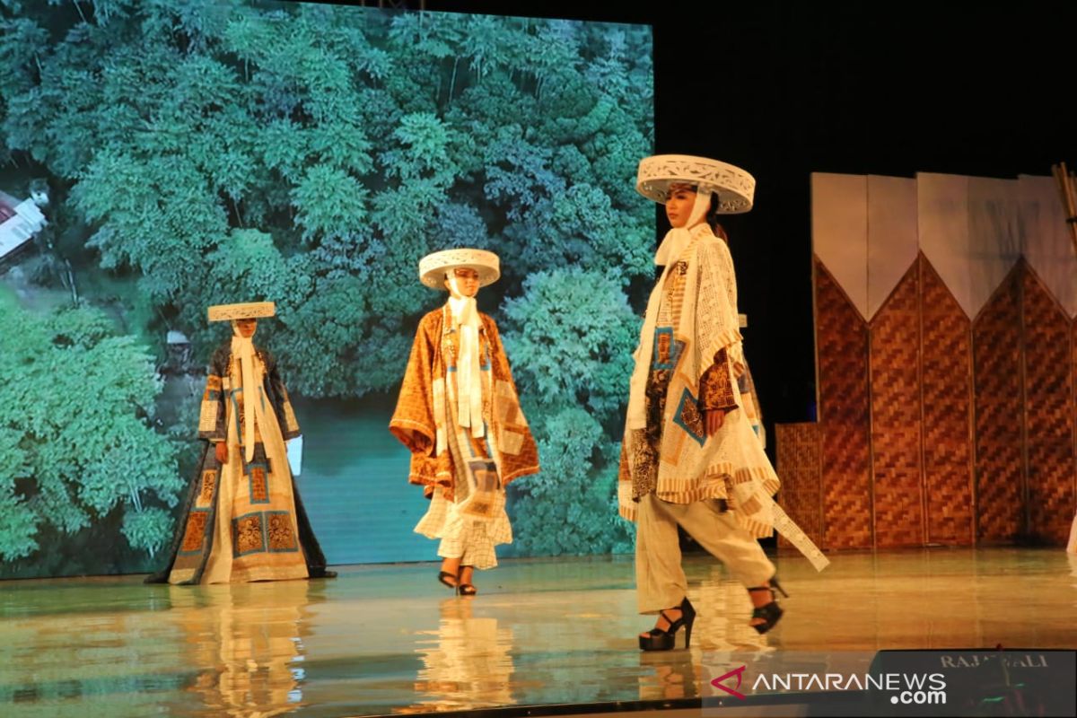 Banyuwangi Batik Festival jadi panggung tampilkan karya perajin