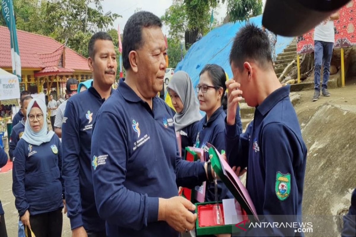 Penghargaan bagi tenaga kesehatan warnai peringatan HKN di Madina