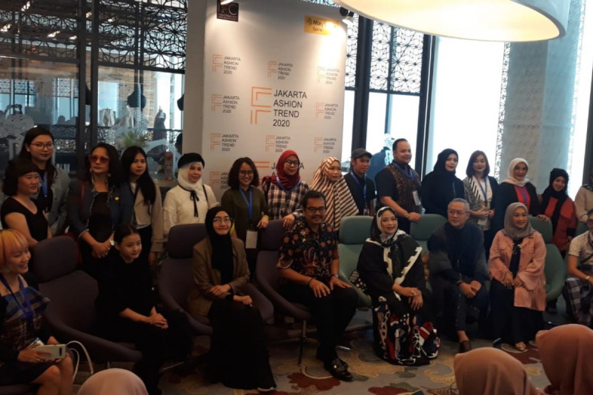 Maybank - IFC gelar Jakarta Fashion Trend 2020