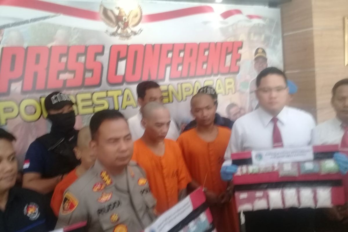 Polresta Denpasar tangkap kurir ribuan ekstasi