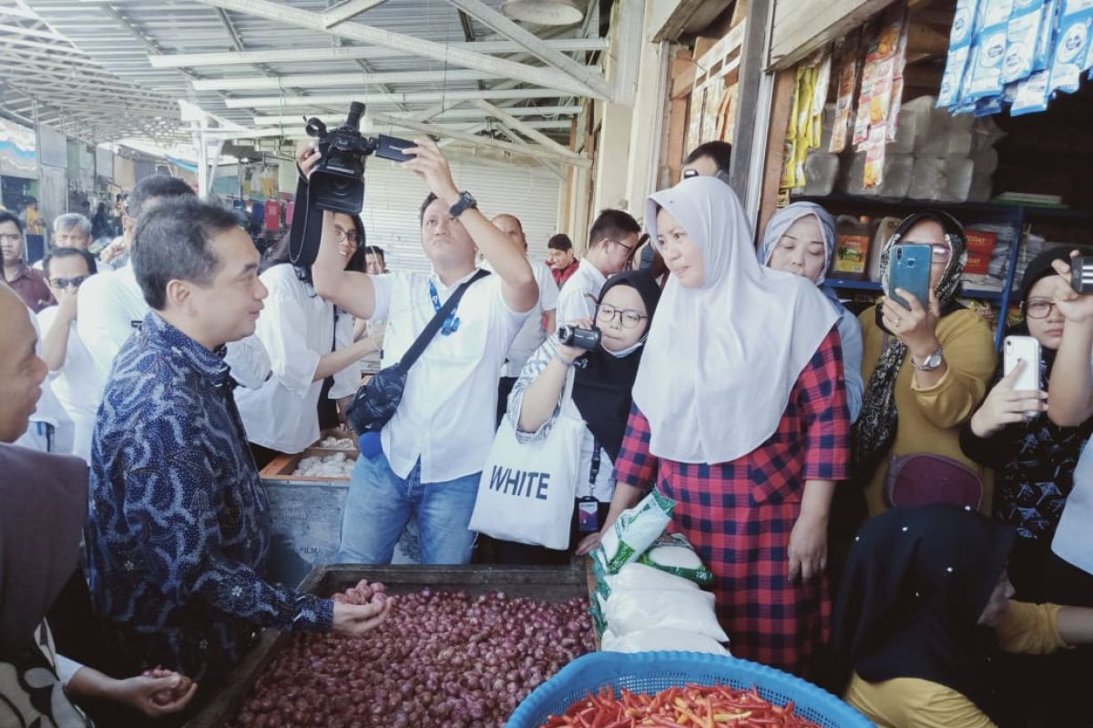 Mendag pantau pasar tradisional Pa'baeng-baeng Makassar