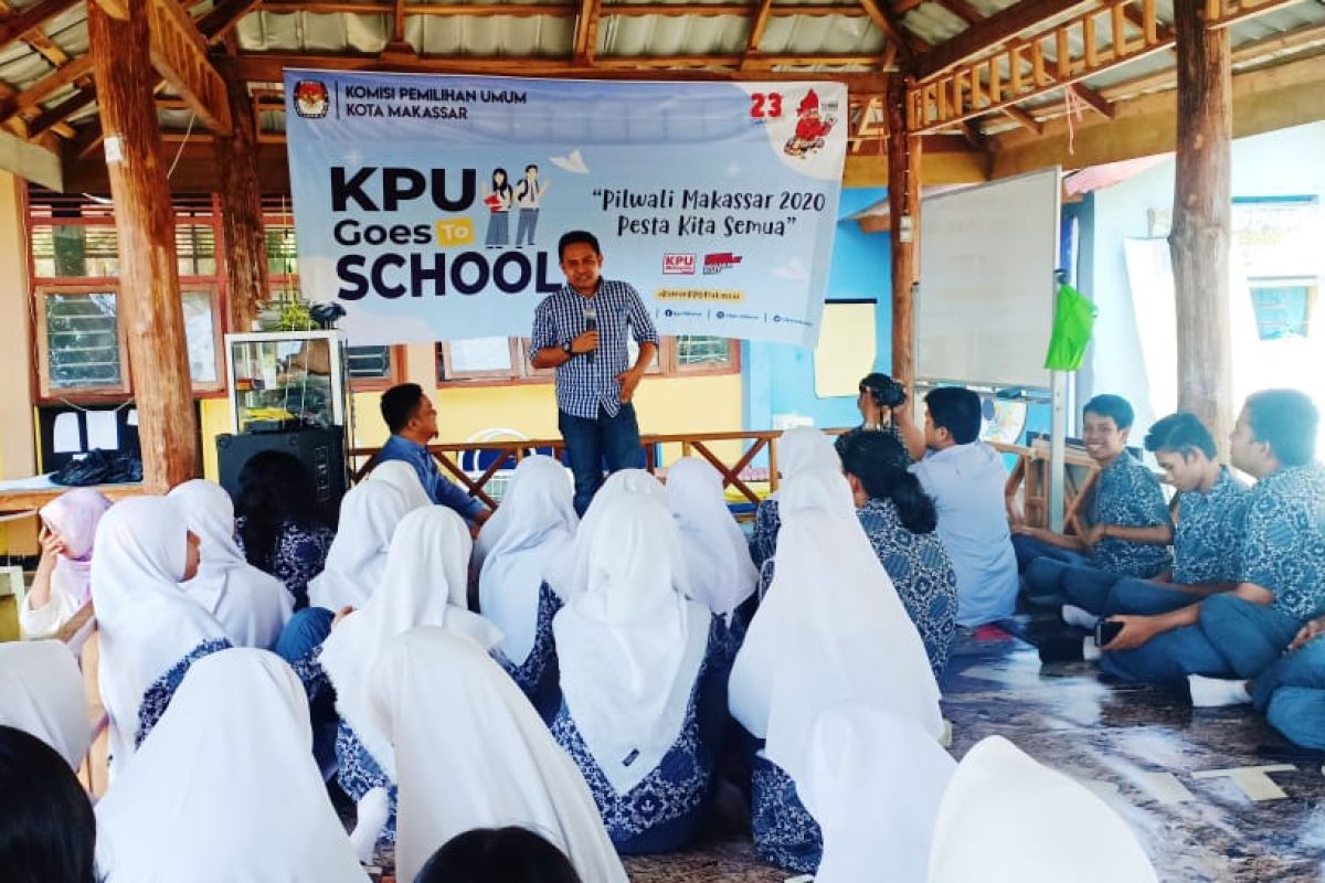 KPU Makassar sosialisasikan Pilkada 2020 kepada siswa/siswi SMA