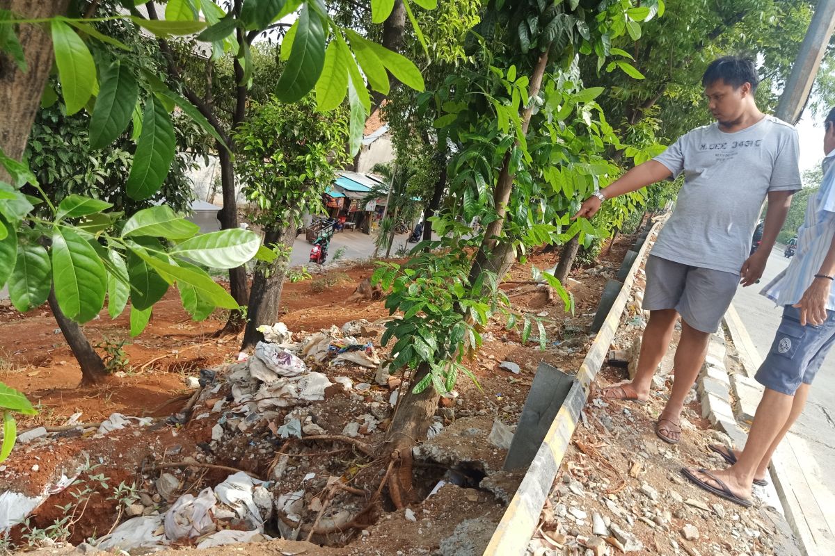 Jaktim pasang bronjong untuk antisipasi longsor tebing DI Panjaitan