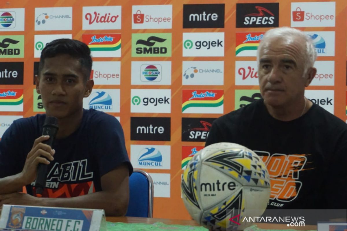 Meski menang pelatih Borneo FC akui PSS tim kuat