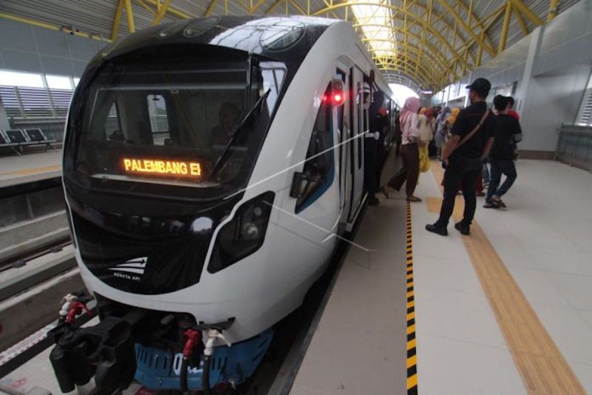 Malam tahun baru 2023, LRT Sumsel tambah perjalanan hingga pukul 01.09 WIB