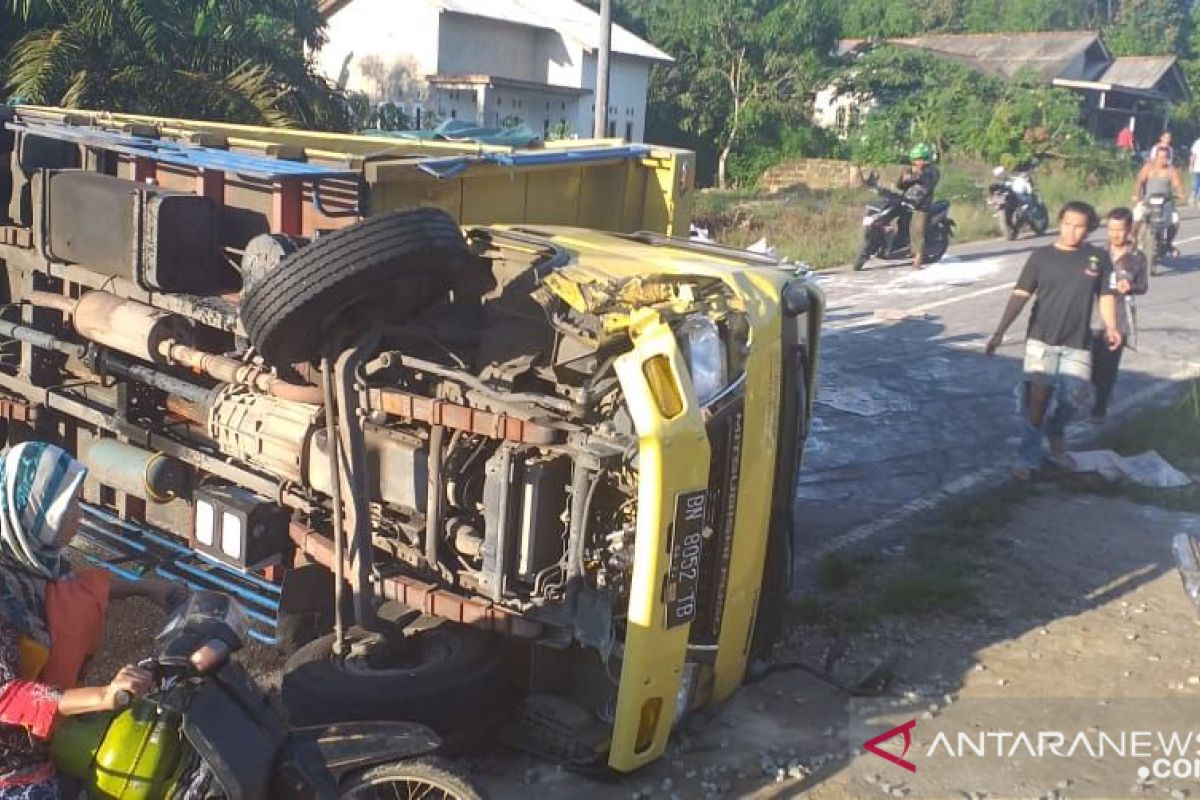 Tabrak truk, dua  pelajar SMA Bangka tewas