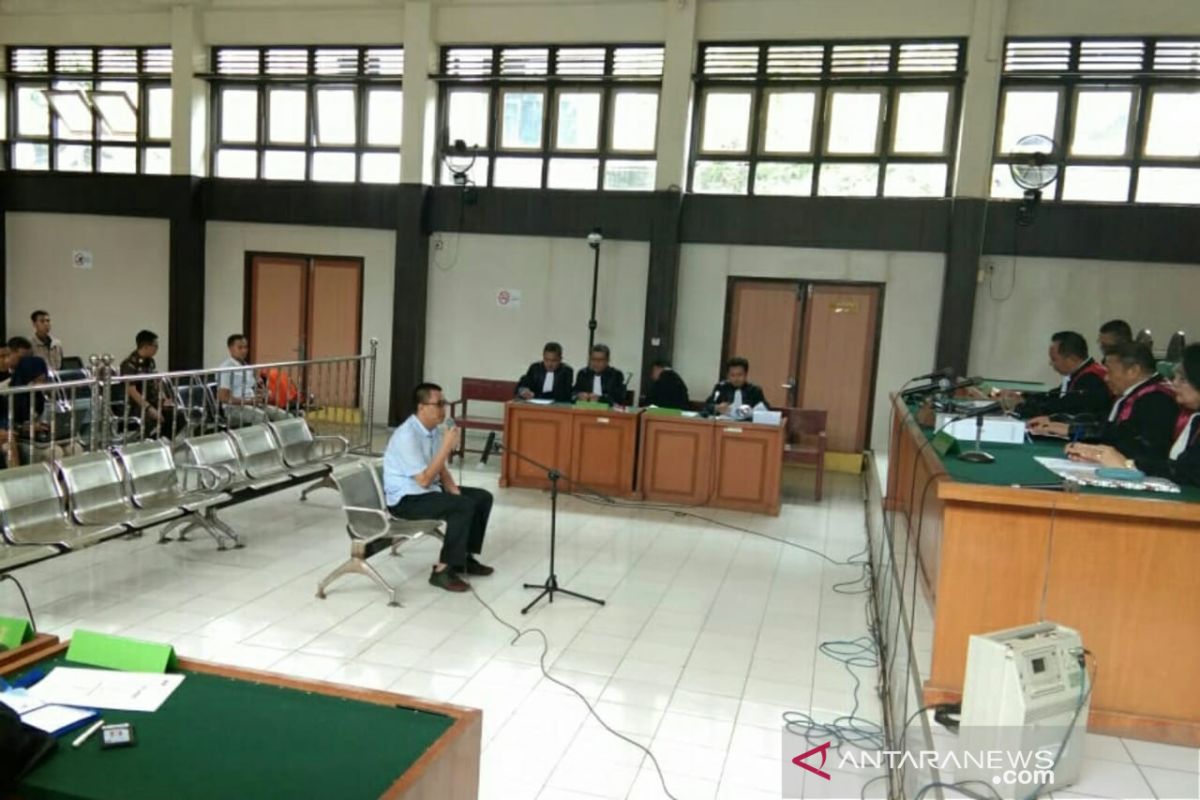 Puluhan anggota  DPRD Muara Enim disebut-sebut ikut terima upeti