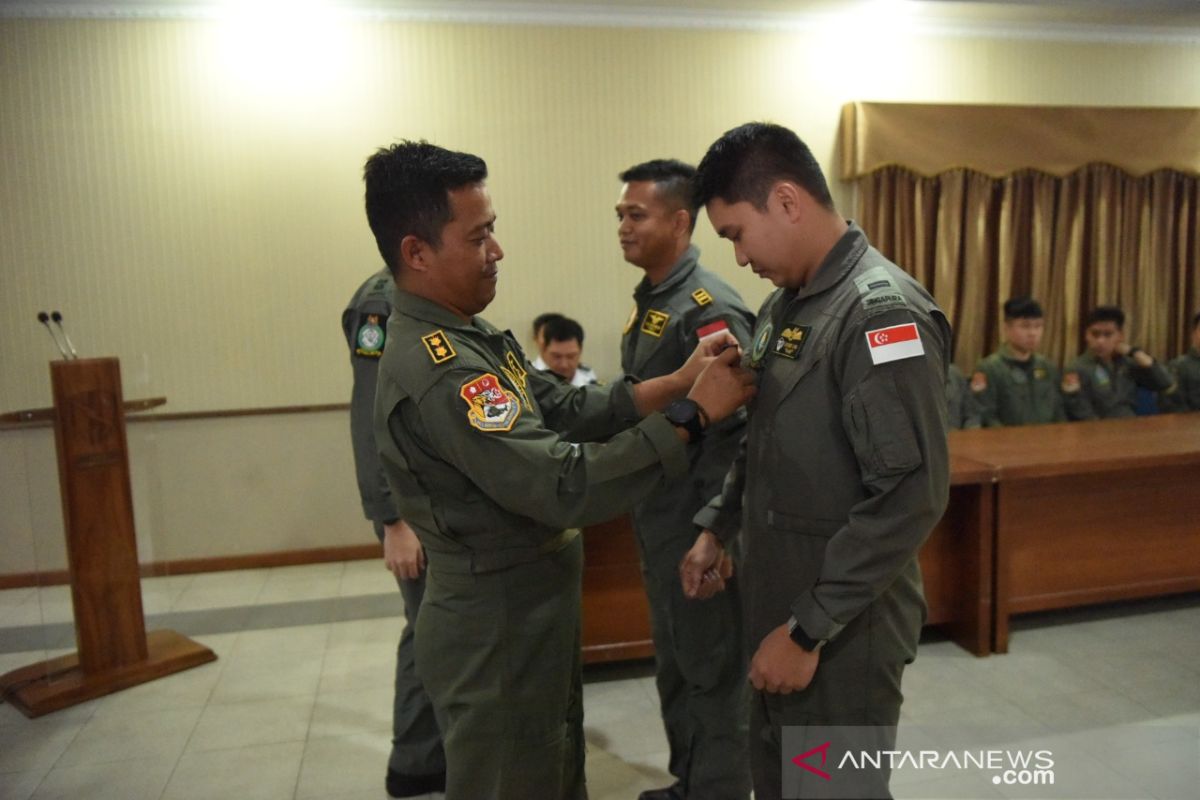 TNI AU latihan bareng Singapura di langit Riau