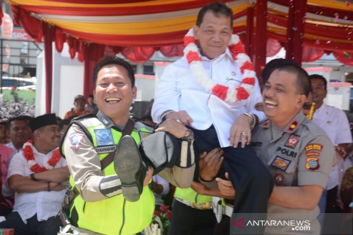 Launching Pilkada, Bupati Tapsel dapat surprise dari Forkopimda