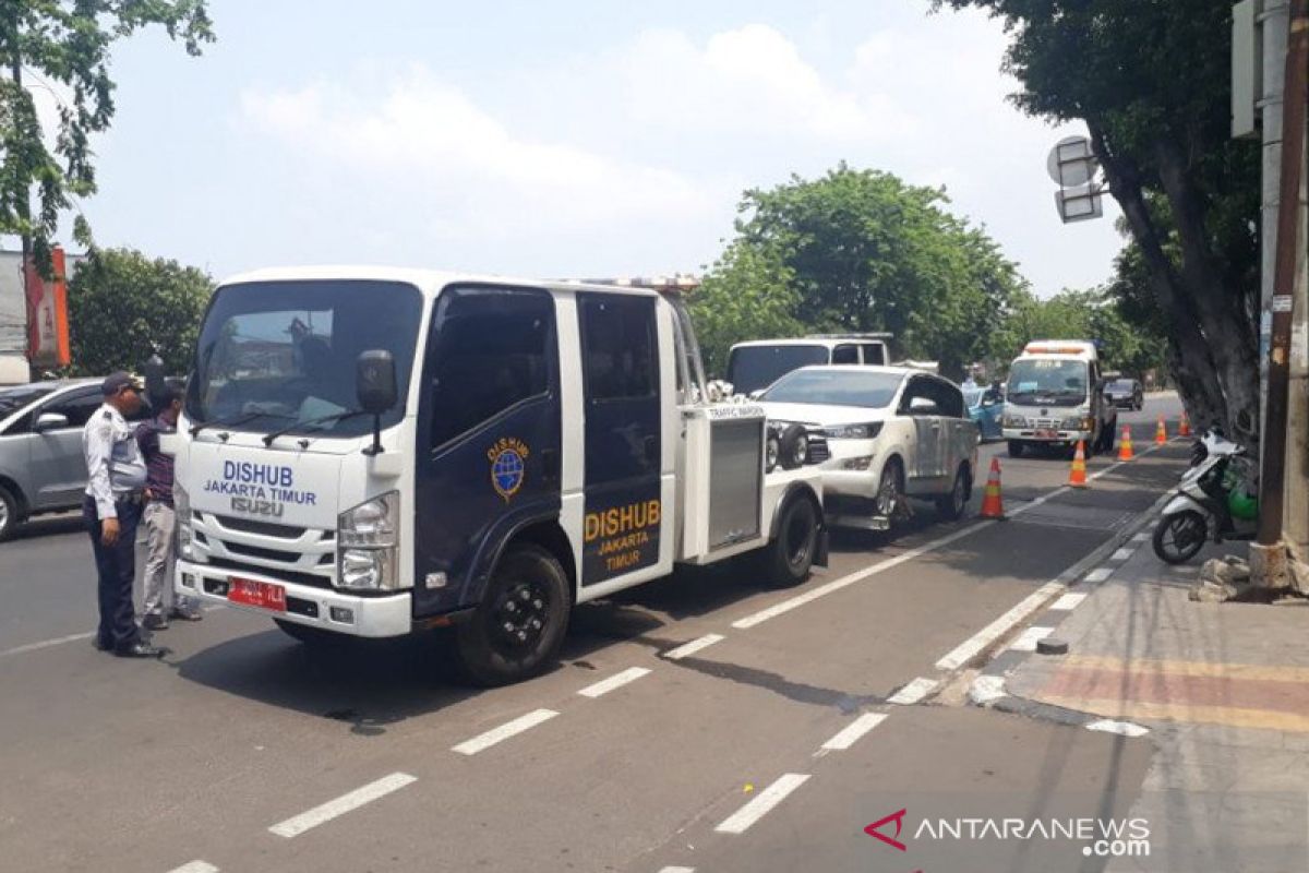 Dishub tertibkan parkir liar di dekat Labschool Rawamangun