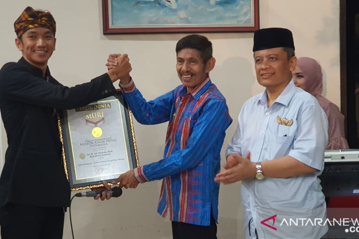 Di Festival Keraton ASEAN Baubau, "Peka Kande-Kandea" sabet rekor MURI