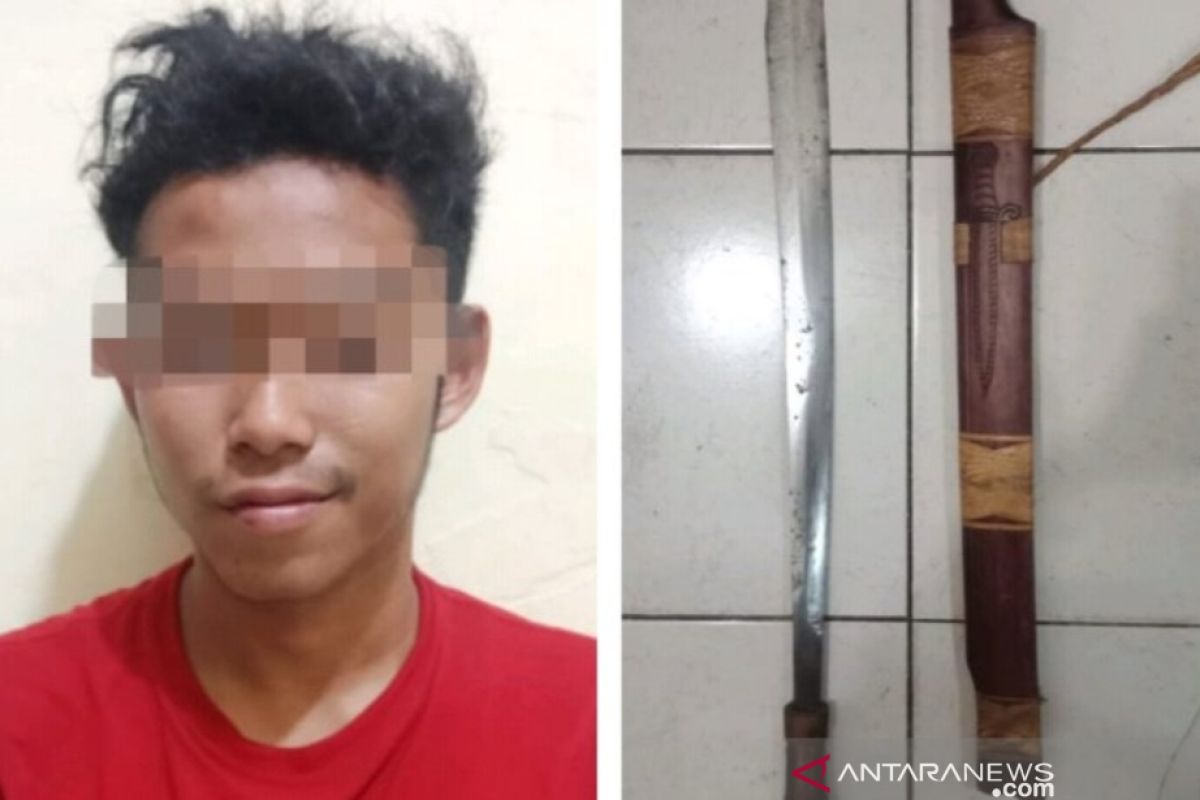 Janjian berkelahi, warga HST yang mabuk ini ditangkap beserta sebilah parang