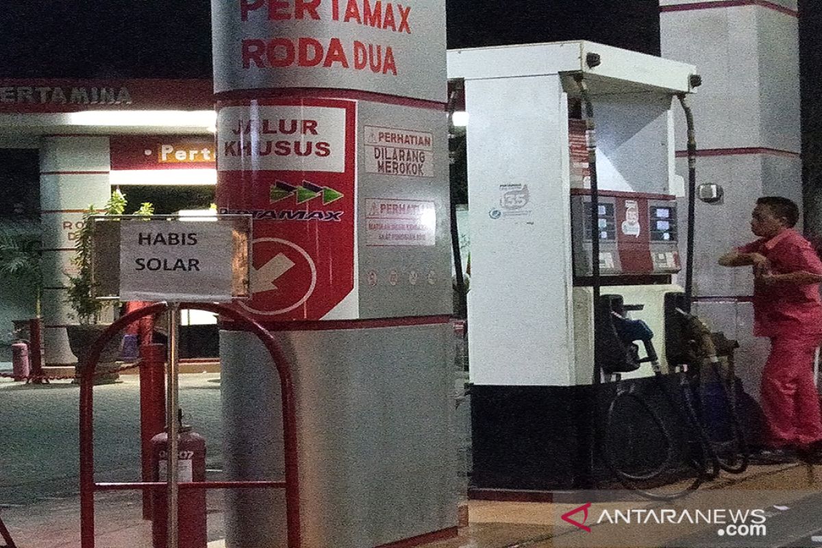 Kelangkaan solar di Sampang karena ada pembatasan