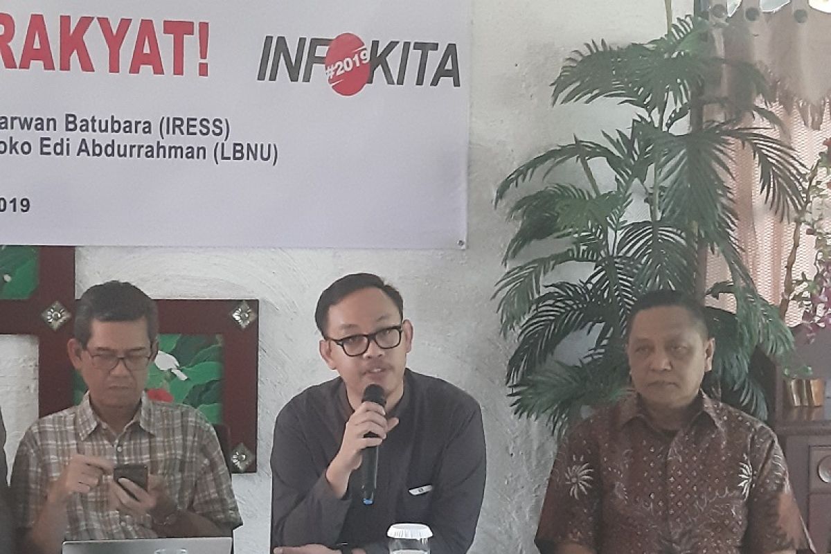 Ekonom : Perlu waspadai anomali membaiknya defisit neraca dagang