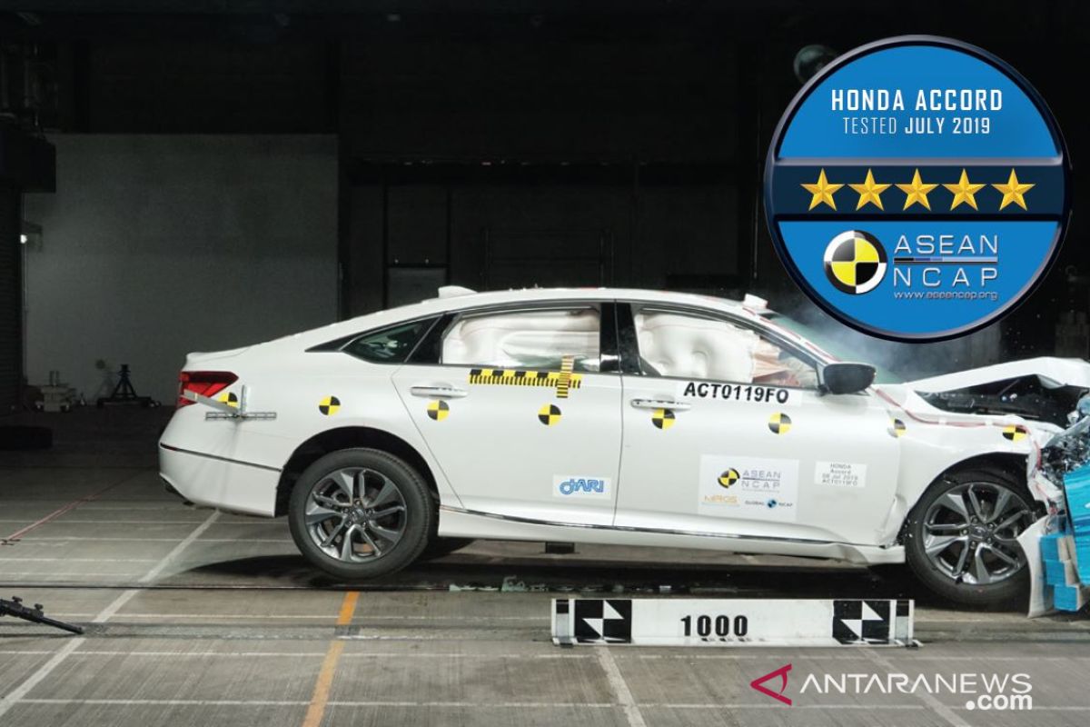 Honda Accord generasi ke-10 raih lima bintang dalam uji kecelakaan NCAP