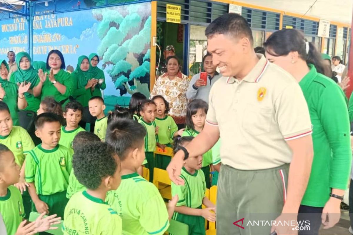 Danrem 172/PWY : Operasi teritorial di Jayawijaya juga bangun kandang babi