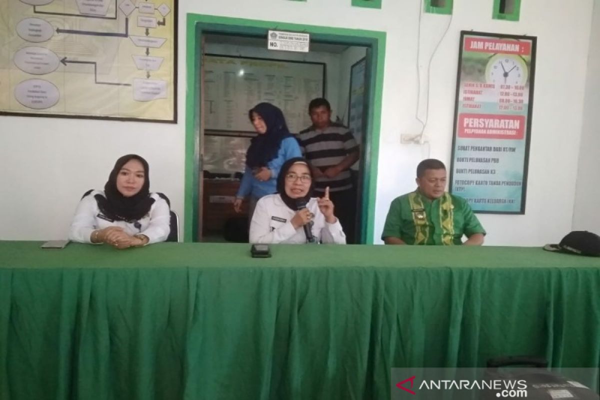 BNN memberi pembinaan kelurahan bersinar-tes urine masyarakat Kendari