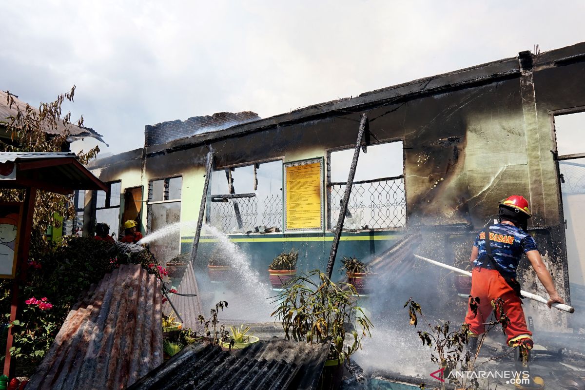 Bangunan SD di Gorontalo terbakar, hanguskan sertifikat hingga rapor siswa