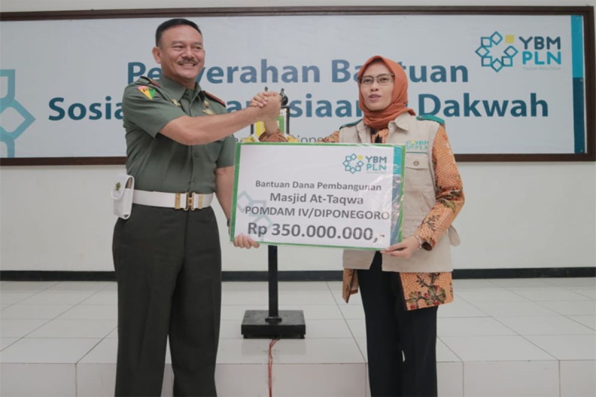 YBM PLN salurkan zakat pegawai Rp350 juta untuk bantu bangun masjid