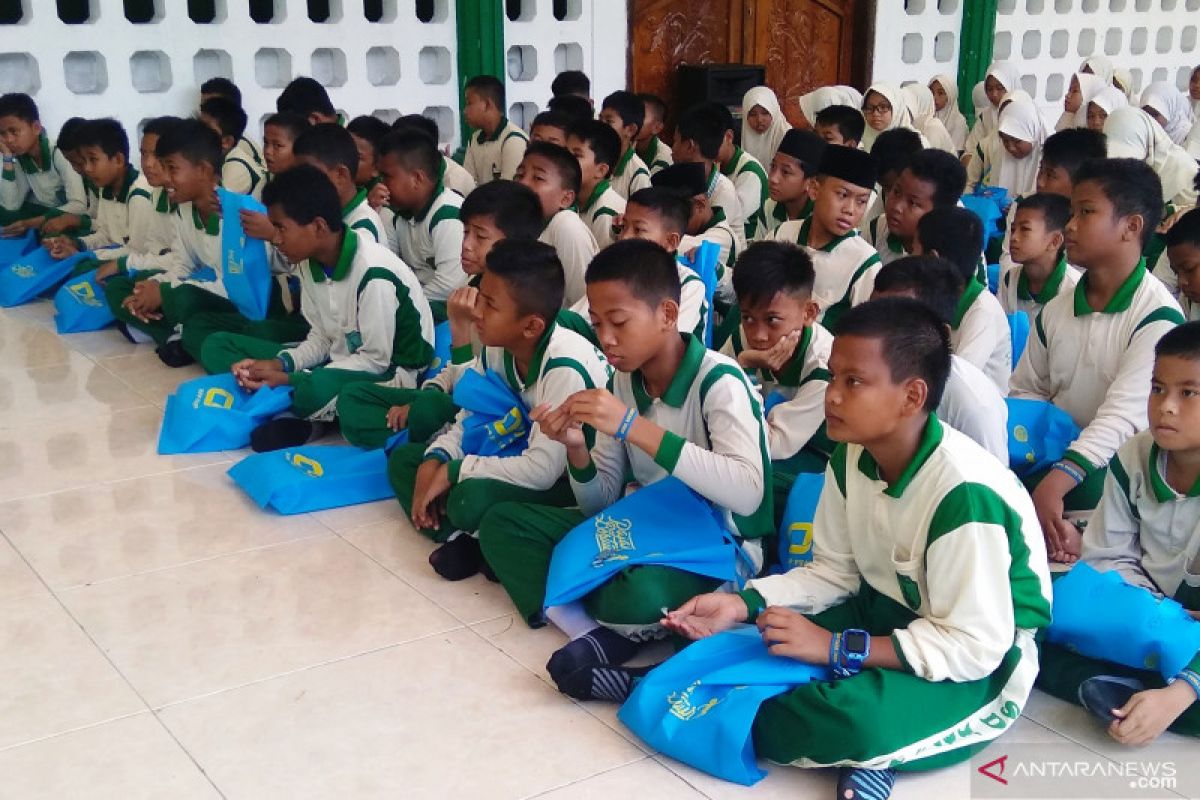 KPP Biak Numfor edukasi siswa SD Yapis 1 tentang pajak