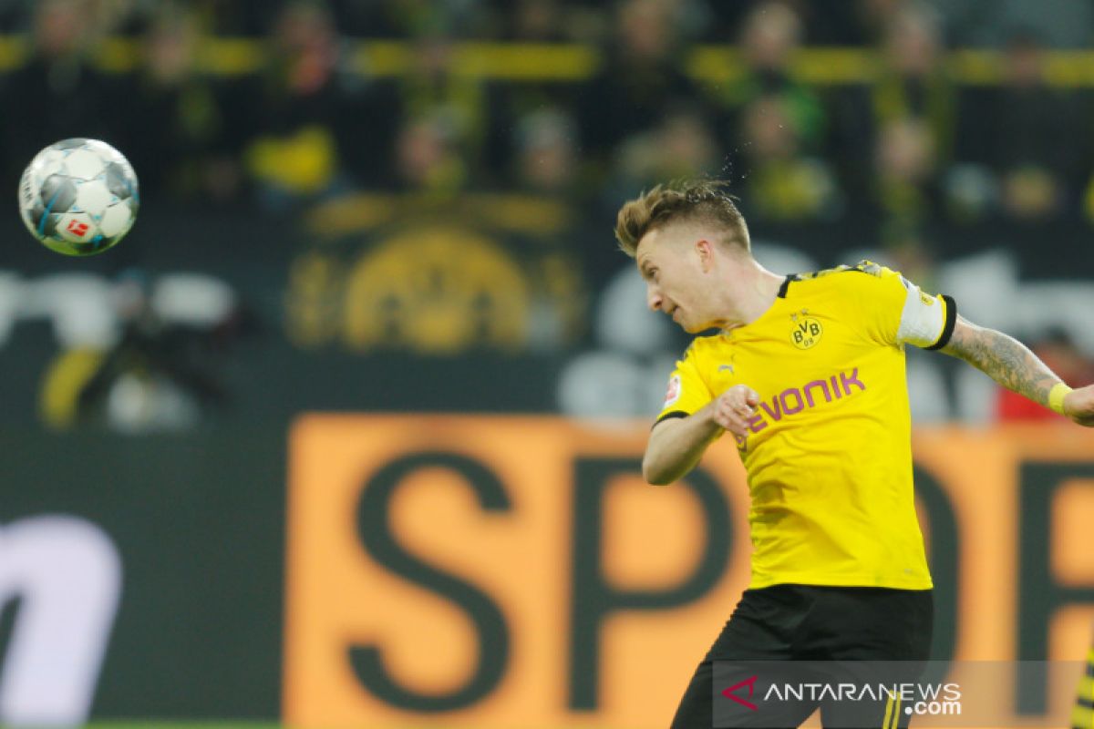 Dortmund hampir dipecundangi oleh tim juru kunci di kandang sendiri