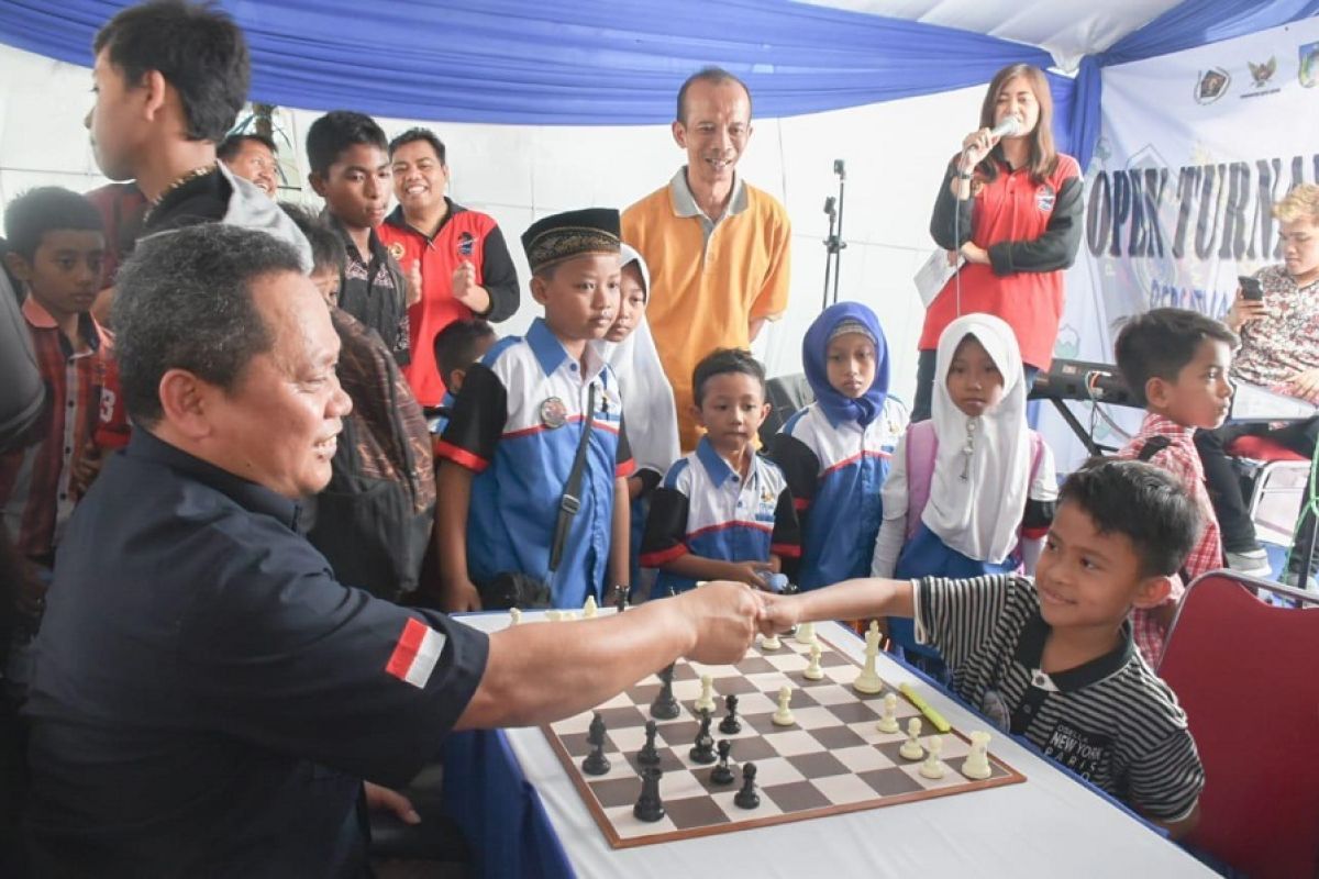 Pemkot Kediri dukung kaderisasi atlet catur