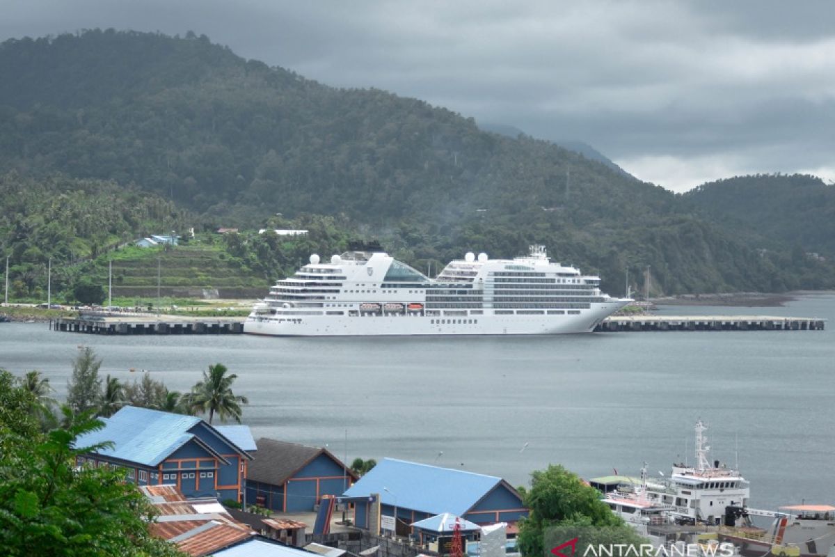 Kapal pesiar berbendera Bahama merapat ke Sabang, bawa turis berwisata