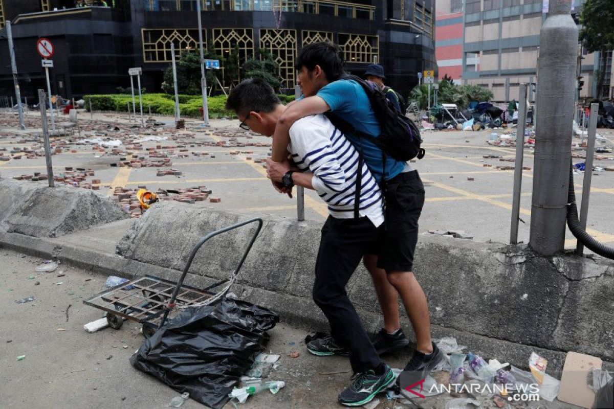 Pengepungan kampus hampir berakhir menjelang pilkada Hong Kong