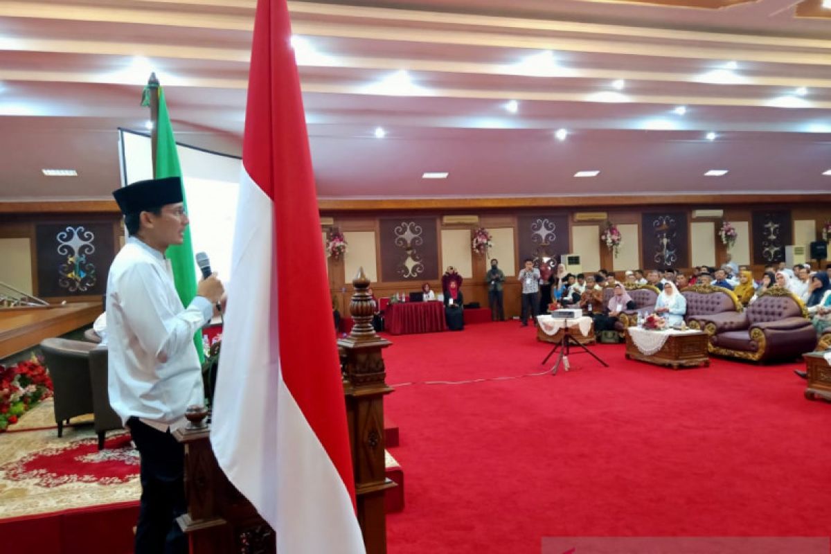 Sandiaga Uno beri kuliah umum tentang bank Infaq di Universitas Baiturahmah Padang