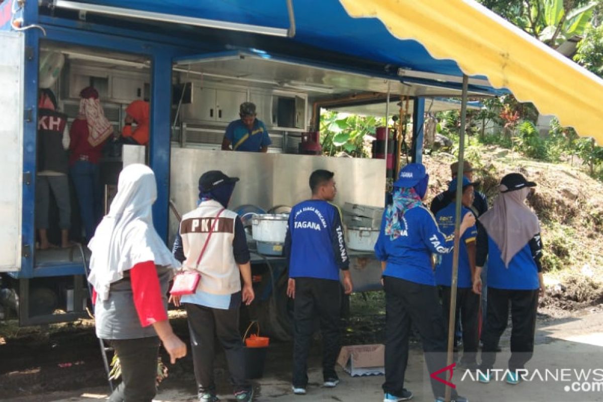 Dapur umum didirikan di lokasi banjir bandang Agam