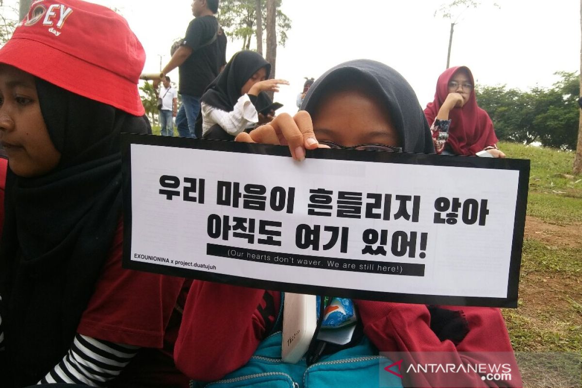 "Handbanner" hingga kejutan untuk EXO dari EXO-L Indonesia