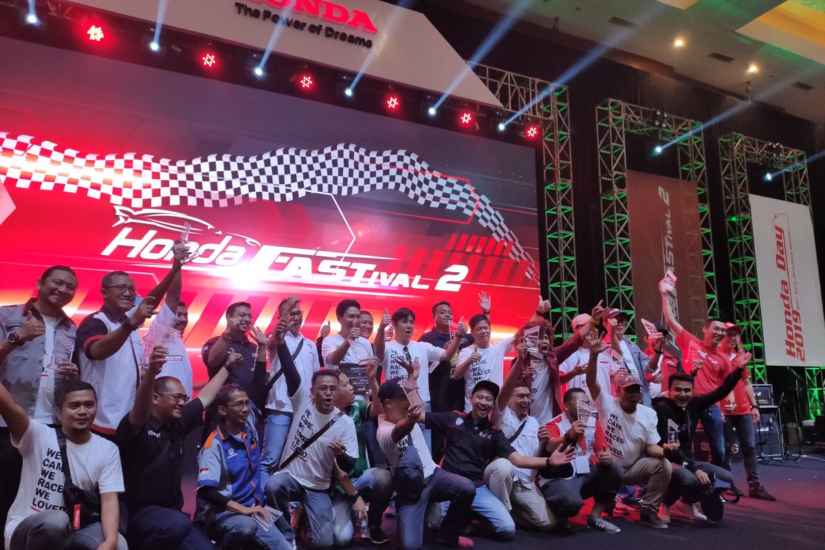 Ribuan mobil dipamerkan dalam Honda Festival 2