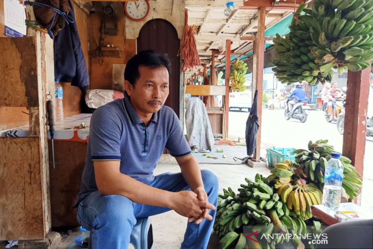 Pedagang pisang Pisangan Timur berharap direlokasi