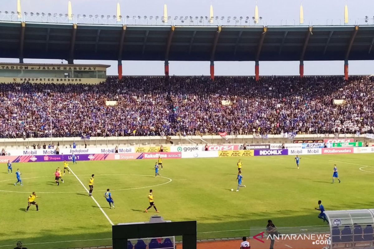 Babak pertama: Persib vs Barito Putera  tanpa gol