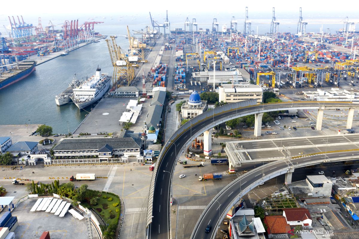 Pelindo II sesuaikan tarif di Pelabuhan Tanjung Priok mulai 15 April